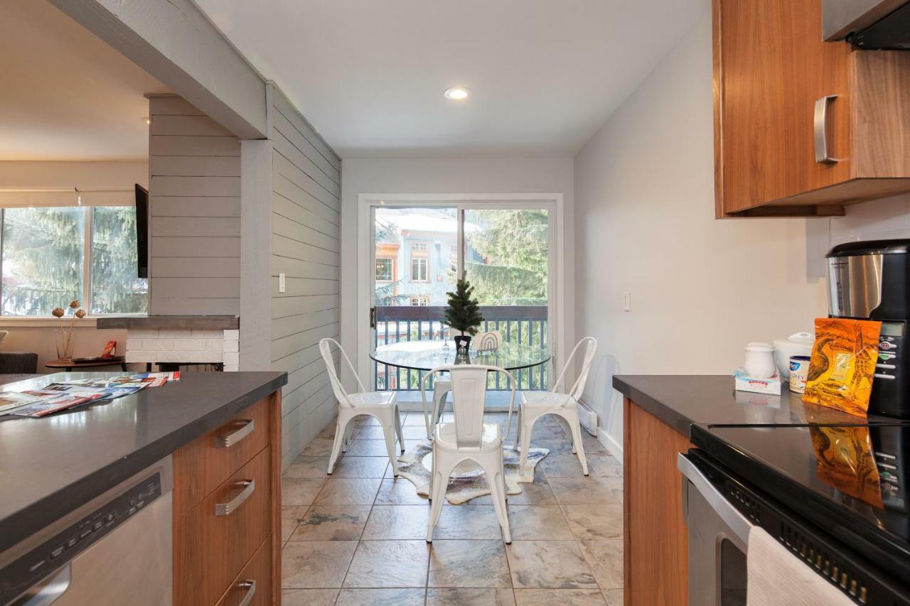 Gorgeous Whistler Creekside Studio Apartment Bagian luar foto